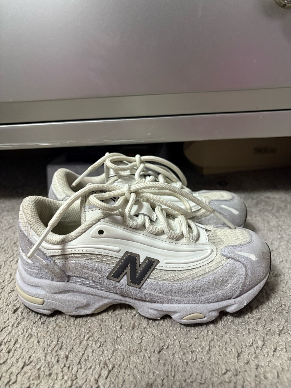 New Balance Kids' Cream & Light Gray Casual Sneakers